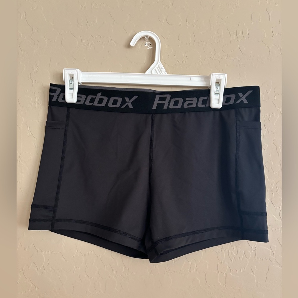 Roacbox shorts